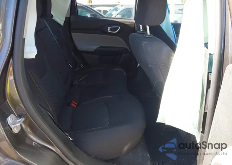 2022 Jeep Compass Sport 4X4 z USA, uszkodzony, nr VIN 3C4NJDAB2NT215416